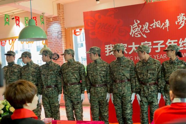 哈尼和她的宠物们