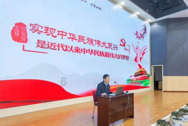 他被TVB侮辱性开出年薪2000元,被迫辞职,如今戏约不断有望翻红