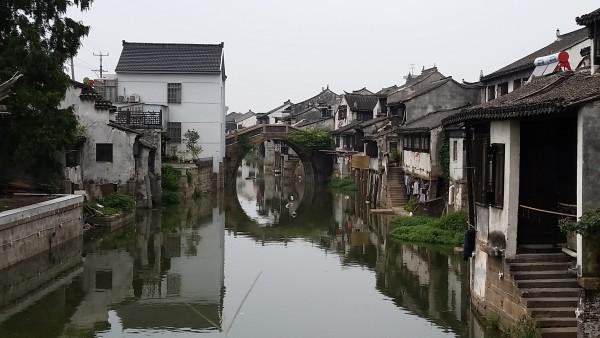 友好区:一老一小乐融融 齐聚一堂过小年