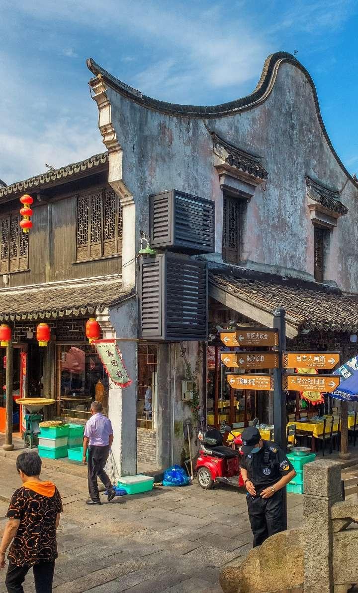 48岁吴绮莉近照曝光，为什么当年成龙会喜欢她？游戏画面