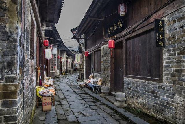 践行金融为民 在打通服务“最后一公里”上零距离