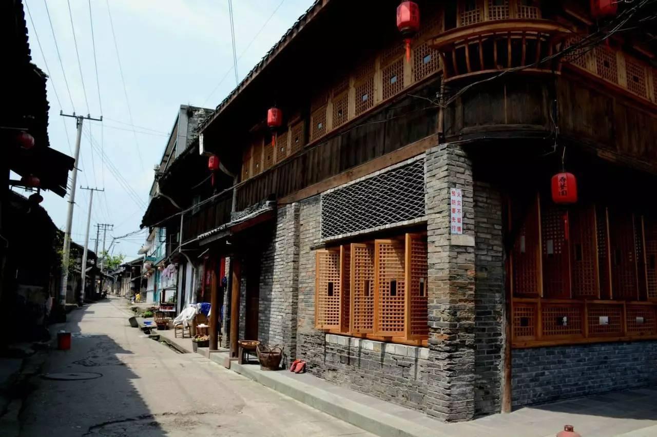 唐河县东王集乡：护航校园安全 开展寄宿制学校安全检查
